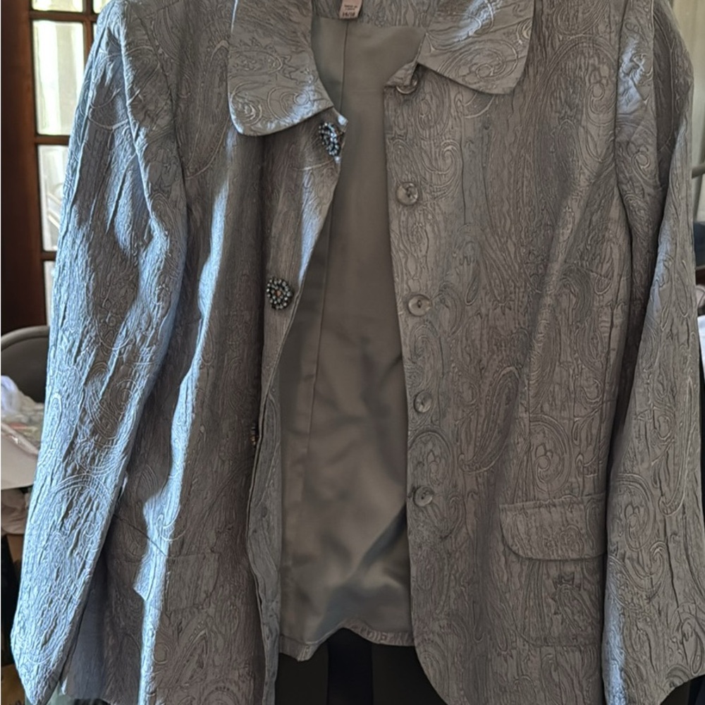 Elegant Gray Paisley Blazer